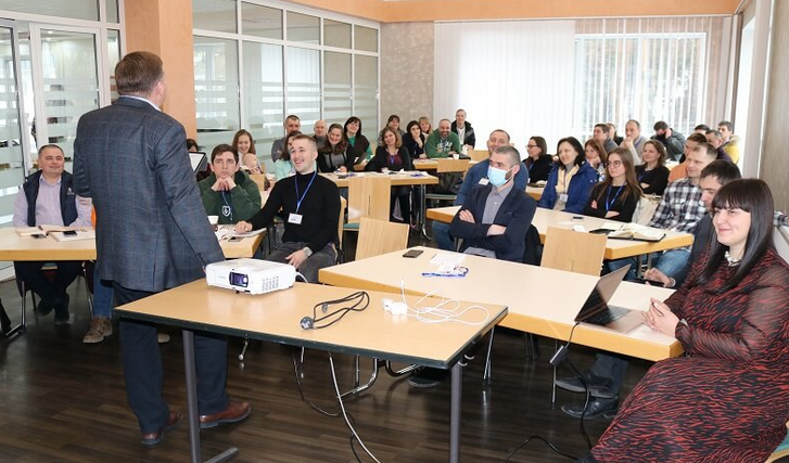Баптисти презентували роботу підліткових академій