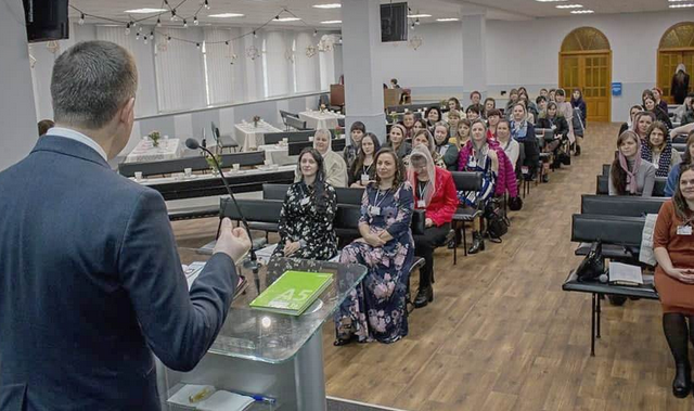 П'ятидесятники влаштували свято для дружин церковнослужителів Полтавщини П'ятидесятники влаштували свято для дружин церковнослужителів Полтавщини