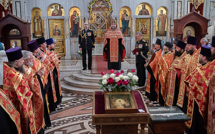 Командувач ЧФ Росії нагородив священників УПЦ (МП) за служіння Росії