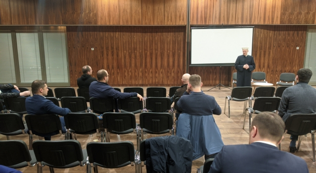 Муфтій прочитав лекцію парламентарям про особливості ісламської культури
