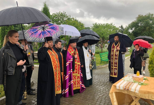 Священнослужителі вшанували жертв радянських депортацій буковинців до Сибіру Священнослужителі вшанували жертв радянських депортацій буковинців до Сибіру