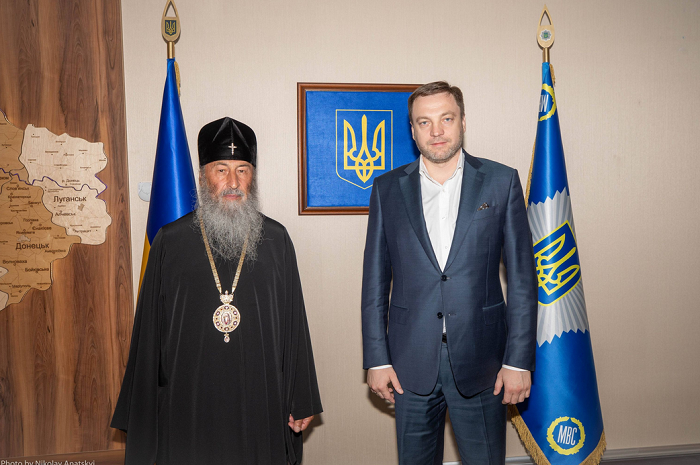 Міністр МВС напередодні Дня хрещення Київської Русі закликав глав ПЦУ і УПЦ (МП) до зваженості та особливої відповідальності