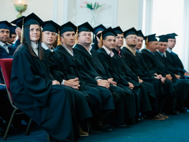 В Одеській семінарії баптистів 92 випускника благословили на подальше служіння В Одеській семінарії баптистів 92 випускника благословили на подальше служіння