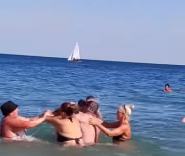 В Одесі віряни-відпочивальники побилися прямо в морі