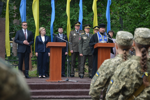 Священник ПЦУ благословив присягу курсантів академії СБУ