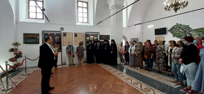 У Києво-Печерській лаврі відкрили виставку «Нашого Печерського саду ці грона і квіти»