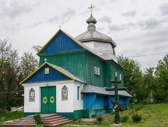 Старовинну церкву на Хмельниччині передали під опіку громади