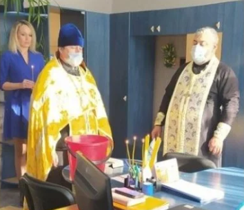 Клірики УПЦ (МП) освятили дитячий притулок на Луганщині