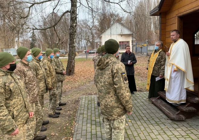 Священник Департаменту військового капеланства УГКЦ відвідав військове містечко на Київщині