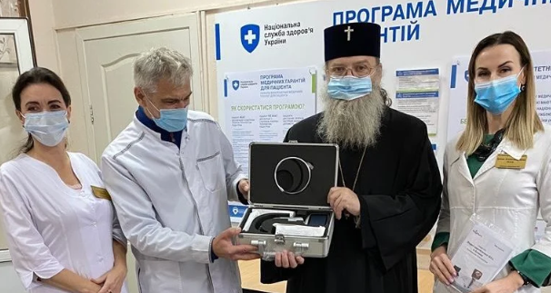 УПЦ (МП) передає лікарням дороговартісне медичне обладнання