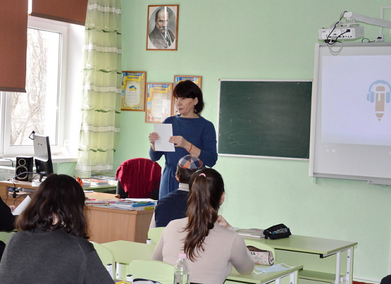 У хасидській школі Дніпра відзначили День української писемності та мови