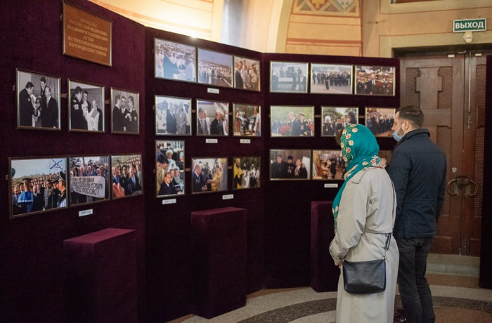 У соборі УПЦ (МП) відкрили фотовиставку, присвячену Путіну