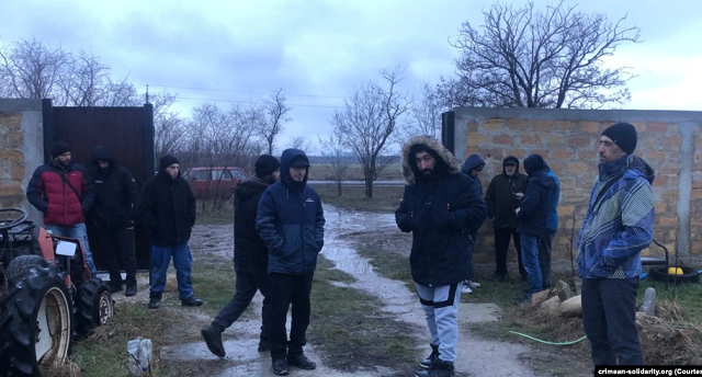 В окупованому Криму затримали групу кримських татар – мусульман В окупованому Криму затримали групу кримських татар – мусульман